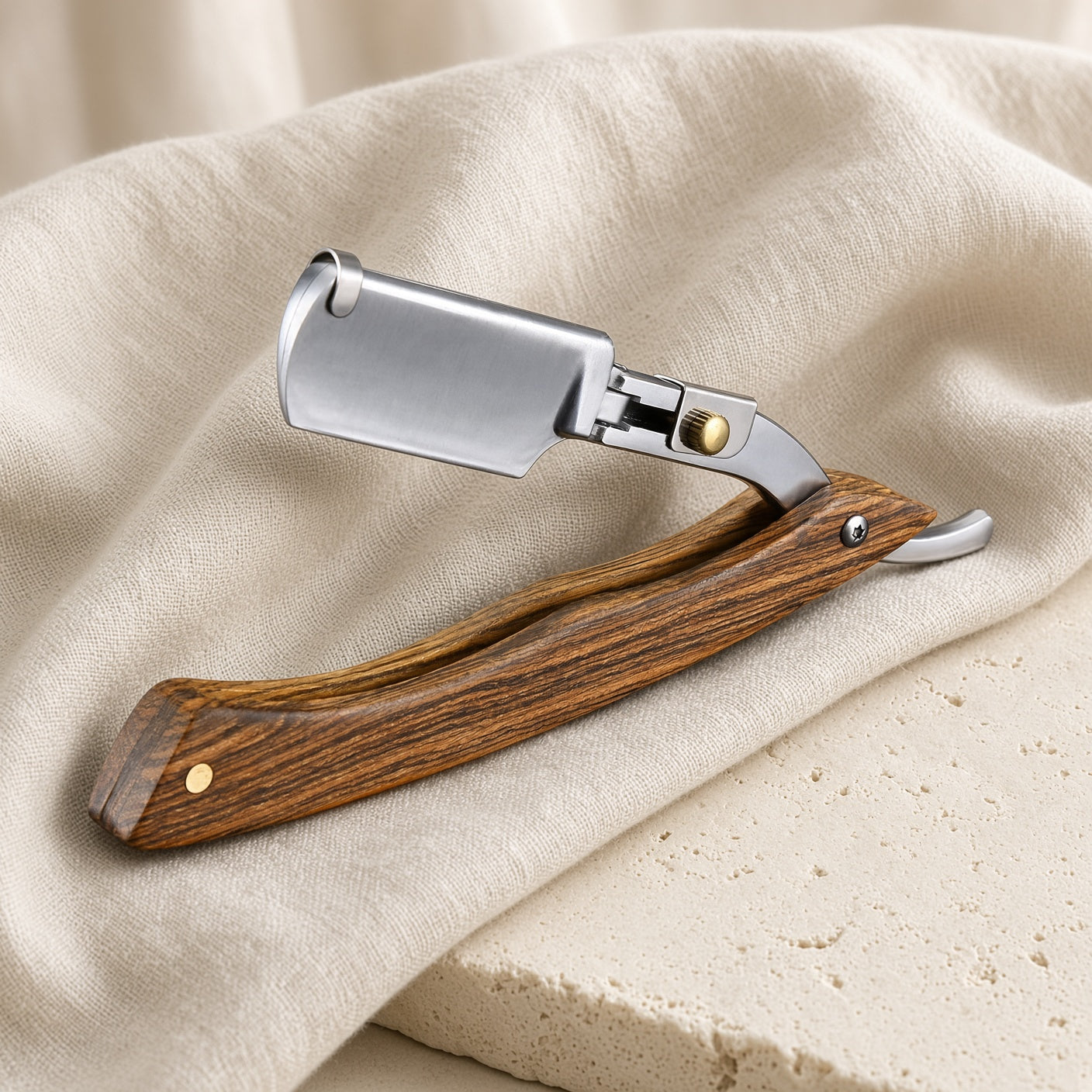 Wood Straight Razor — studio