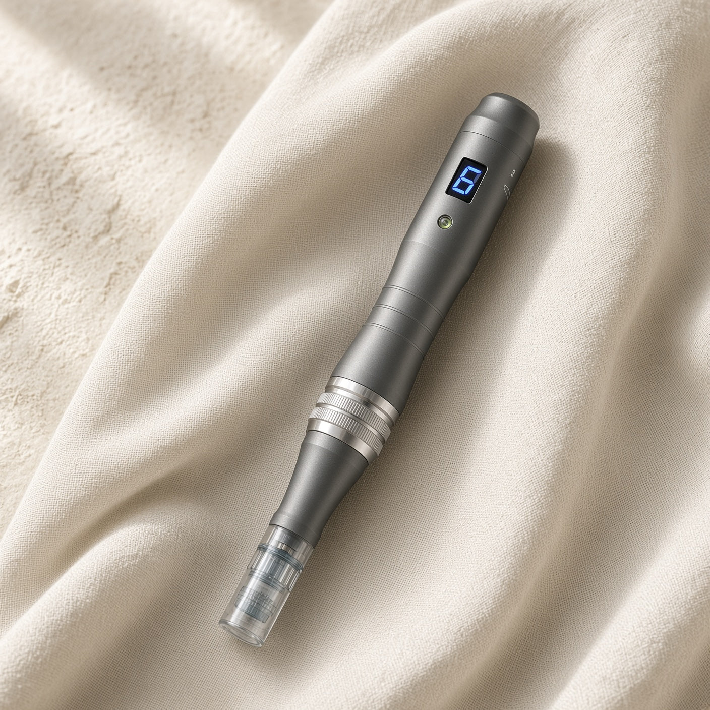Wireless Derma Pen M8 — studio